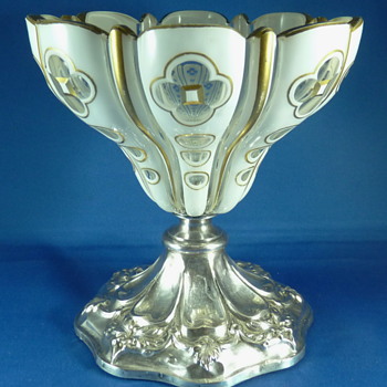 BIEDERMEIER CANDY DISH OR COMPOTE, NOT Baccarat and french silver ?? - Art Glass