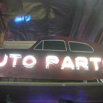 Neon AUTO PARTS Very Large Prop/sign - Signs