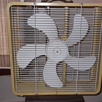 McGraw Edison "Eskimo" 20 inch Metal box fan from the 1970's