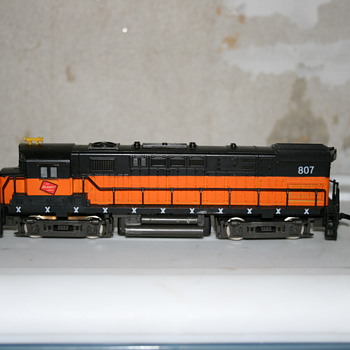HO Scale Train Engine