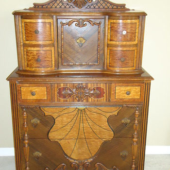 Please help me identify this chest of drawers