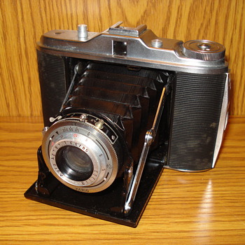 Agfa Isolette I and 1958 Agfa Color - Apotar Silette - LK cameras - Cameras