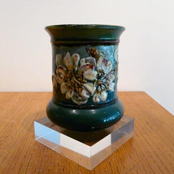 DOULTON LAMBETH IMPASTO FANNY ALLEN 1883 - Art Pottery