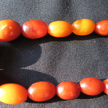 Amber necklace ? - Costume Jewelry