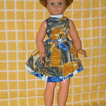 Two unknown Famosas and a French ¿Bella? in Desperate need of TLC - Dolls