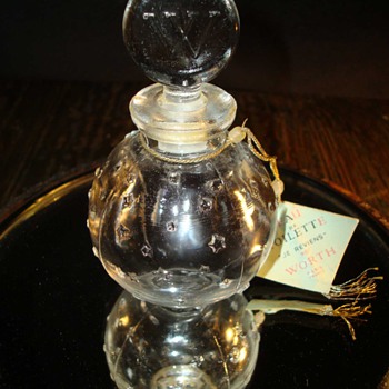 Lalique 5.5 oz Worth Perfume Star Bottle - Art Glass