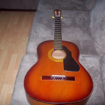 Parlor guitar