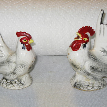 Japanese Rooster and Chicken Salt and Pepper Shakers - Kitchen