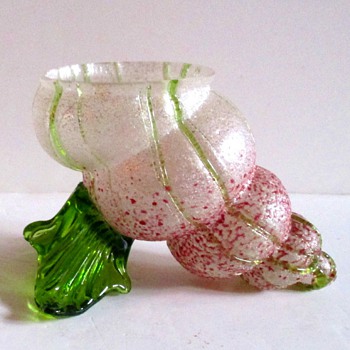 KRALIK METEOR/SILVERIA/CONFETTI SHELLS AND VASE - Art Glass