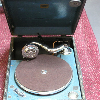Odeon portable gramophone, my first machine - Records