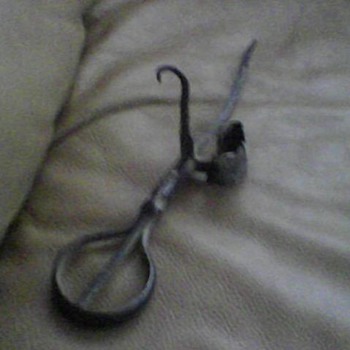 Can anyone tell me what this is????? - Tools and Hardware