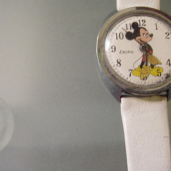Vintage Mickey Mouse  Electric Watch  (Timex - Wristwatches