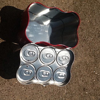Coke Six-pack Mini Cans tin with hinge lid. - Coca-Cola
