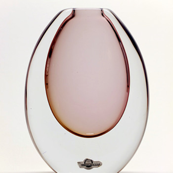 B 912 vase, probably Gunnar Nylund - Strombergshyttan 1959.