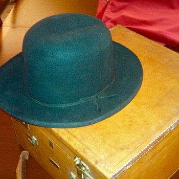Stetson Series "J" hat and custom box, 1940s?