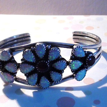 Opal Bracelet with Obsidian Mahogany Navajo Art looking for the artist, who made this beauty any ideas? - Native American
