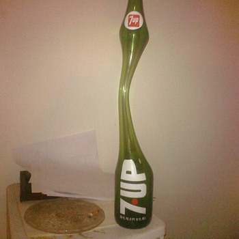 curved 7-up bottle   - Bottles
