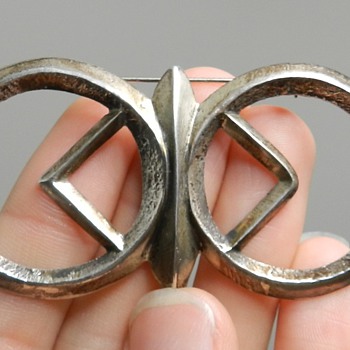 Sandcast NAVAJO Brooch - Sterling Silver