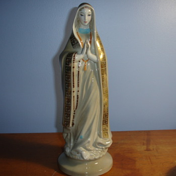 Goldscheider "Our lady of Fatima" 13" tall PLEASE HELP...... - Figurines