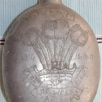 WW1 Russian Canteen, with Welsh Coat of Arms! - Military and Wartime