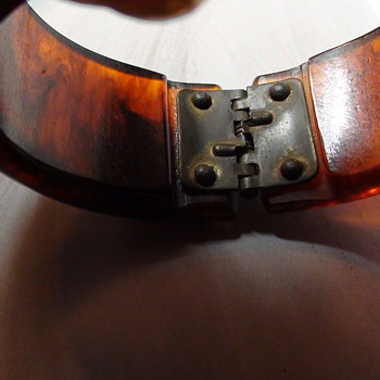 BAKELITE WATCH MECHANICAL POSSIBLE 1940s??? - Wristwatches