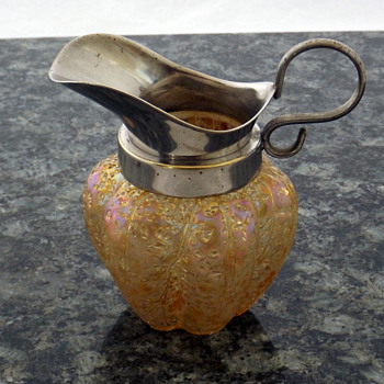 Art Nouveau Pallme-König Frit Tan Iridescent Lobed Creamer - Art Glass