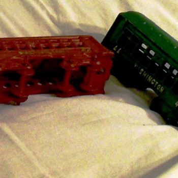 Iron sculptured trains - Model Trains