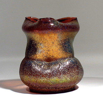 I like Dugan Art Glass... - Art Glass