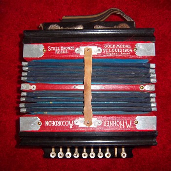 VINTAGE HOHNOR ACCORDION  1904 - Musical Instruments