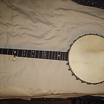 Old 5-string, don't know what kind????????? need help.