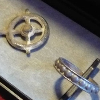 Archeology: Two pieces of pewter jewelry - Fine Jewelry
