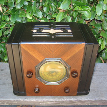 Rare Silvertone / Mission Bell California Tube Radio Model 41 - Radios