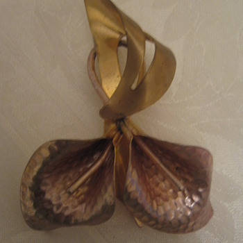 Copper Brooch 1940s ? Calli lilly flower ?