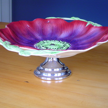 staffordshire cake pedestal - China and Dinnerware