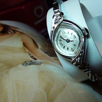 MORE PICTURES OF THE BULOVA 17 JEWELS - Wristwatches
