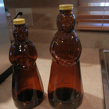 Syrup bottle aunt gemima?