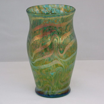 Kralik or Fritz Heckert silberband vase? - Art Glass