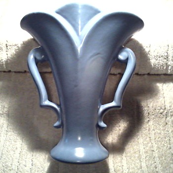 Nice Art Deco Tulip Two Handle Vase /George Rumrill Design H-10 / Redwing Pottery Company Ohio / Circa 1938 to 1942 - Art Pottery