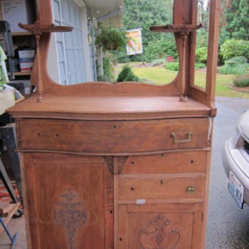 Dresser Unknown