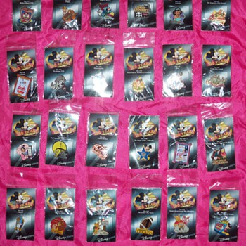 DISNEY PINS - Medals Pins and Badges