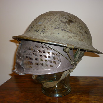 British WWII Experimental Cruise Visor steel helmet. - Military and Wartime