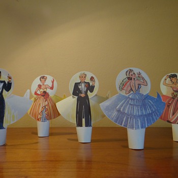 VINTAGE PAPER DOLLS  DATES 1947-1953  - Paper
