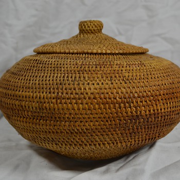 Large UFO Shaped Native Basket