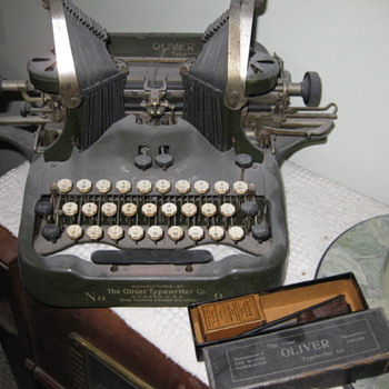 Oliver #9 typewriter
