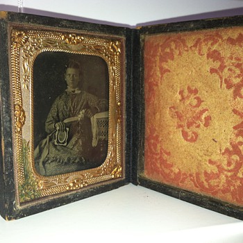 Old daguerreotype found in storage. No idea who it is of, is it worth anything. - Photographs