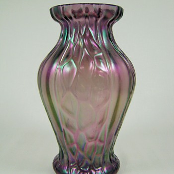 Kralik Purple Honeycomb Vaseca. 1900 - Art Glass