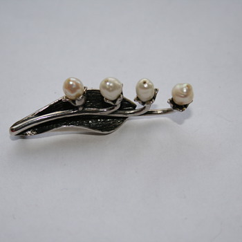 Baroque Pearl and Silver Lily of the Valley Brooch - Fine Jewelry