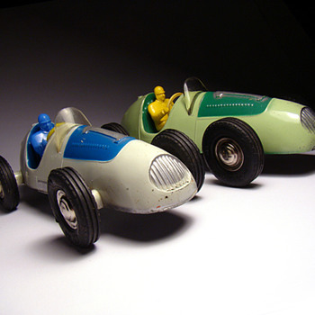 Blue variant of my Renwal die-cast race car - Model Cars