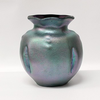 Kralik Glatt Silberiris, 6” - Art Glass