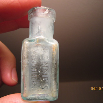 1800's Renne's Painkilling Magic Oil Sample Try It Bottle  - Bottles